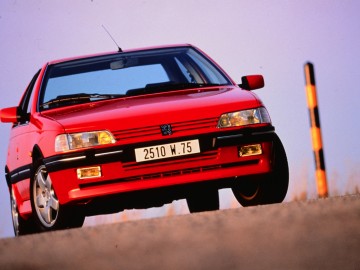 Peugeot 405 T16 &ndash; Rodzinny sportowiec